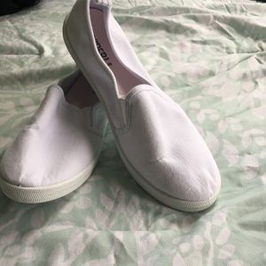 white canvas shoes